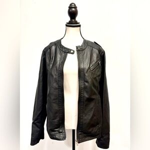 MAURICES black faux leather bomber jacket XXL. Only worn twice!